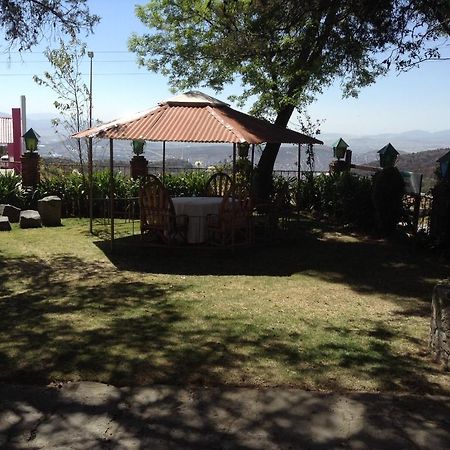 Hotel Villa Alpina El Chalet Pachuca Bagian luar foto